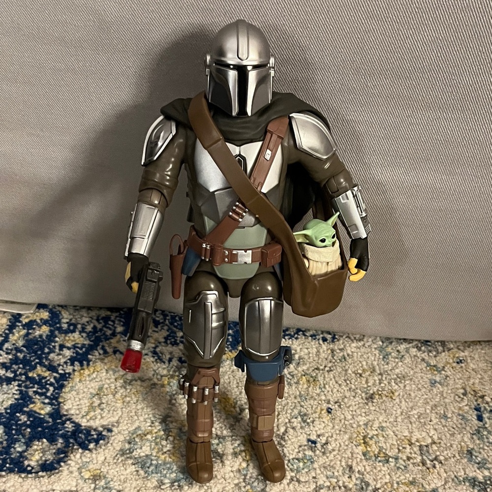 Star Wars The Mandalorian Talking Action Figure